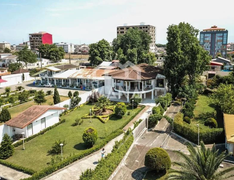 ویلا با دید دریا در پاسداران بندر انزلی (1000 متر)