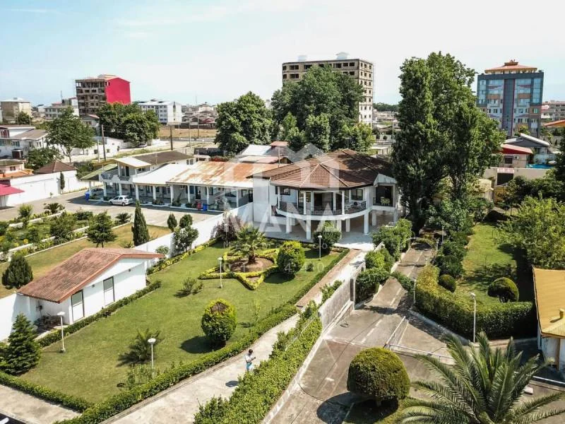 ویلا با دید دریا در پاسداران بندر انزلی (1000 متر)