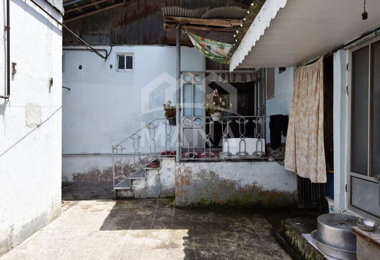 ویلا کلنگی به همراه مغازه در بندرانزلی