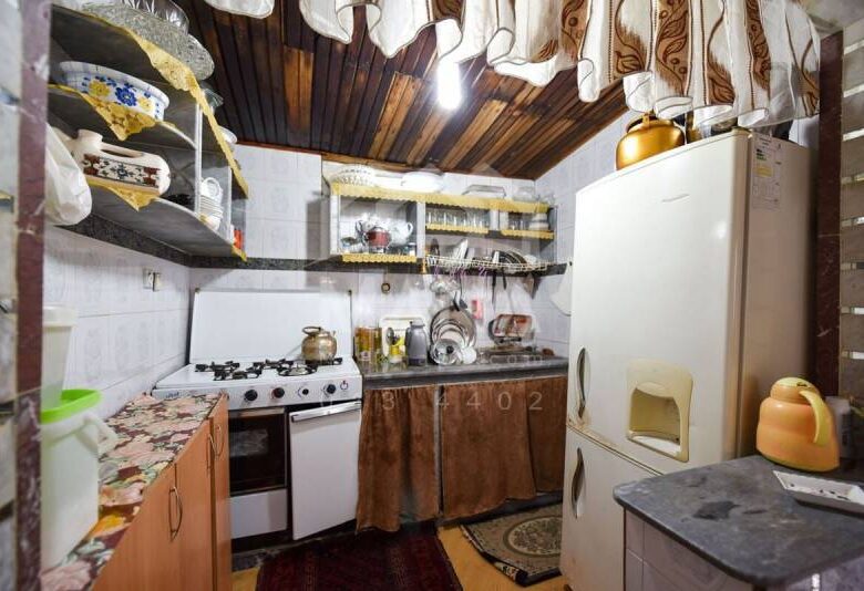 ویلا کلنگی به همراه مغازه در بندرانزلی