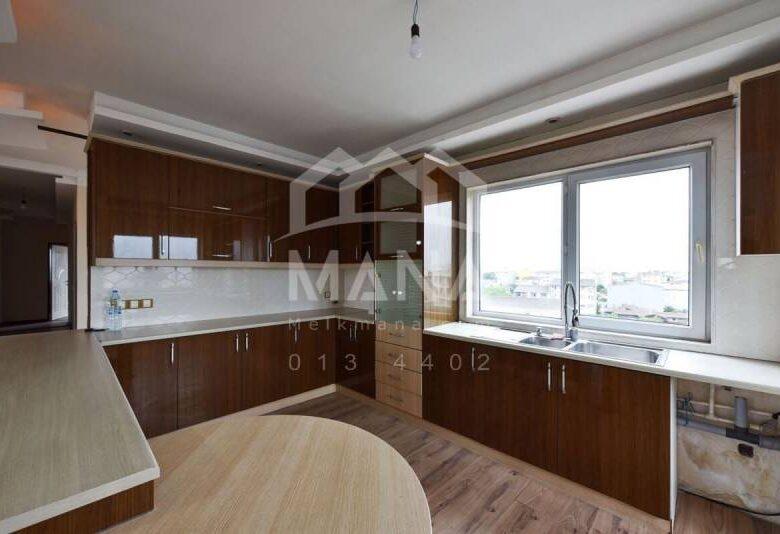 آپارتمان 180 متری با دید دریا در انزلی