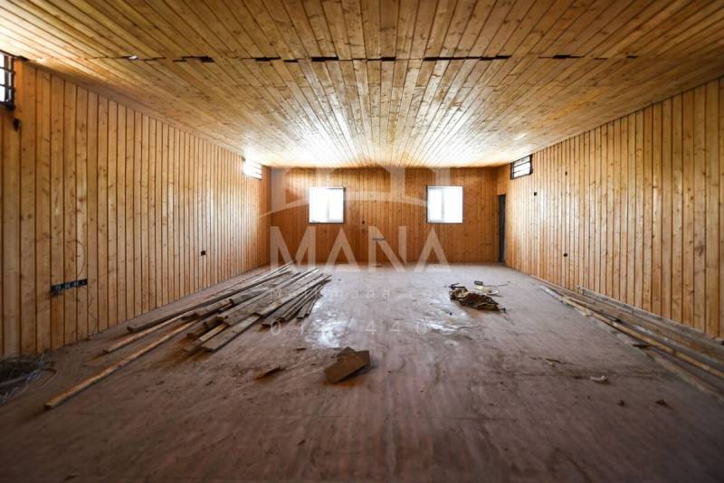 فروش یک انبار 3 طبقه 700متری در انزلی