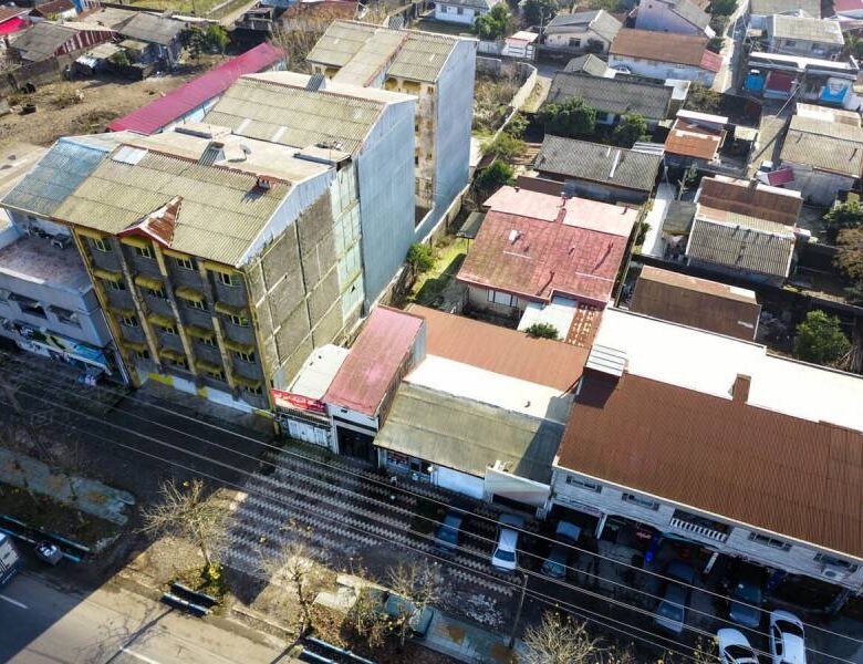 فروش 4 مغازه بهمراه یک ویلا در غازیان