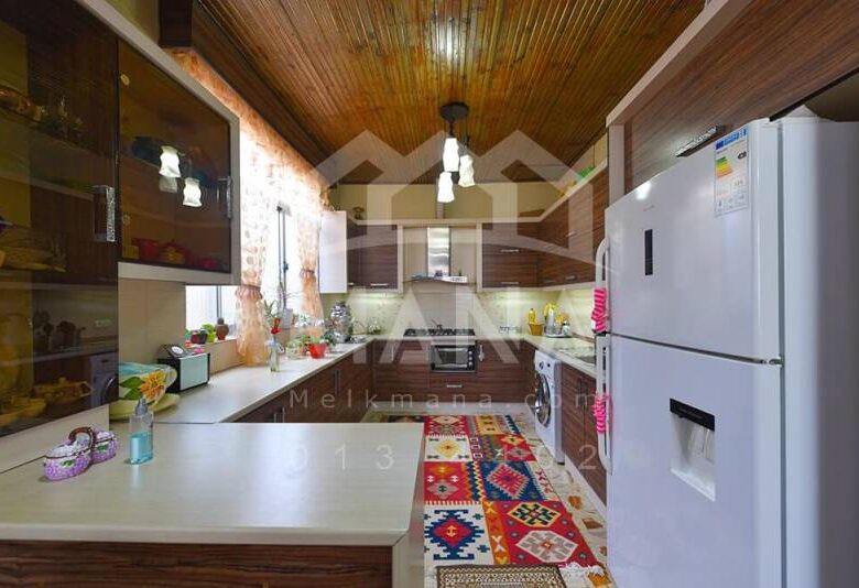 خرید ویلا قدیمی 180متری در خیابان آذربایجان