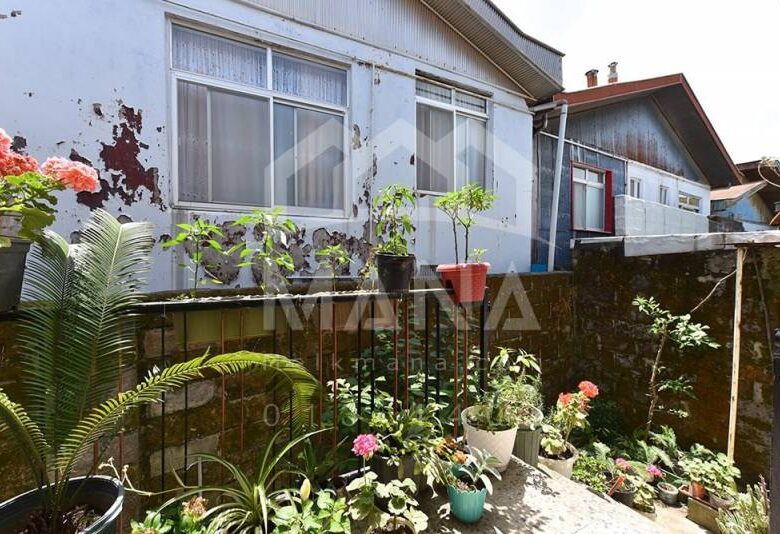 خرید ویلا قدیمی 180متری در خیابان آذربایجان