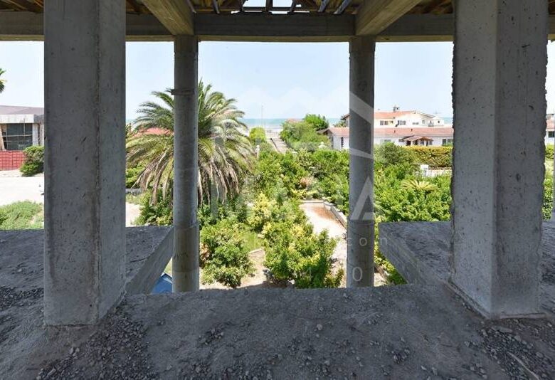 ویلا با دید دریا در دهکده ساحلی انزلی