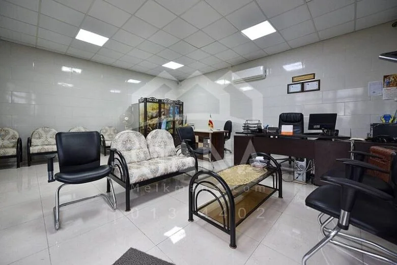 مغازه در میدان مالا 1