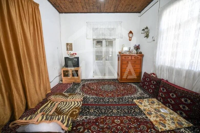 ویلا کلنگی در خیابان آذربایجان انزلی