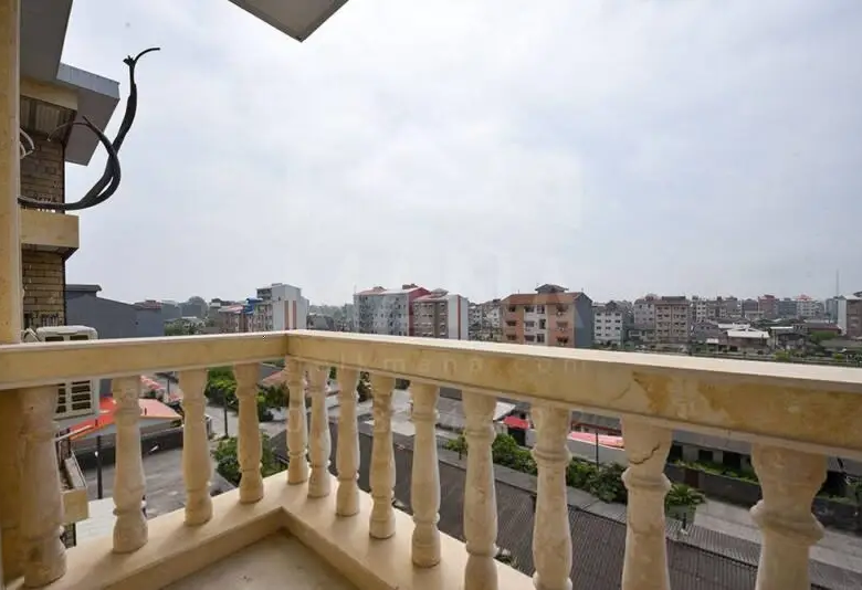 آپارتمان دید دریا در خیابان اطبا انزلی