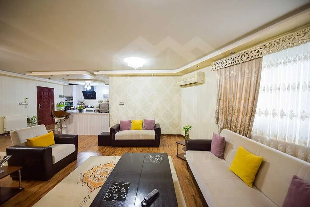 آپارتمان در خیابان نماز انزلی 9