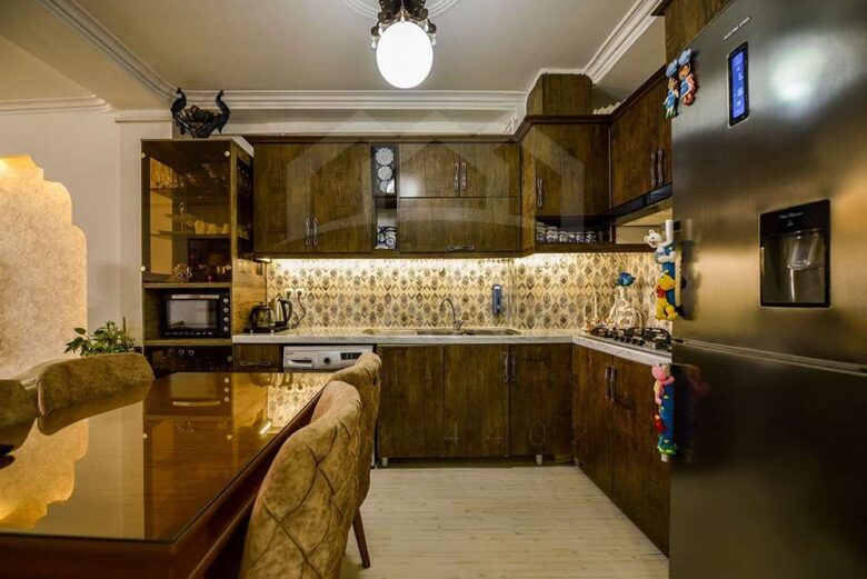 آپارتمان در خیابان معلم بندرانزلی (70 متر)