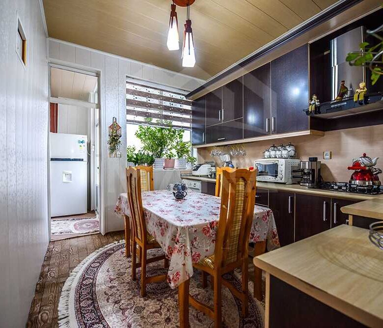 ویلایی در خیابان اطبا بندرانزلی (330 متر)